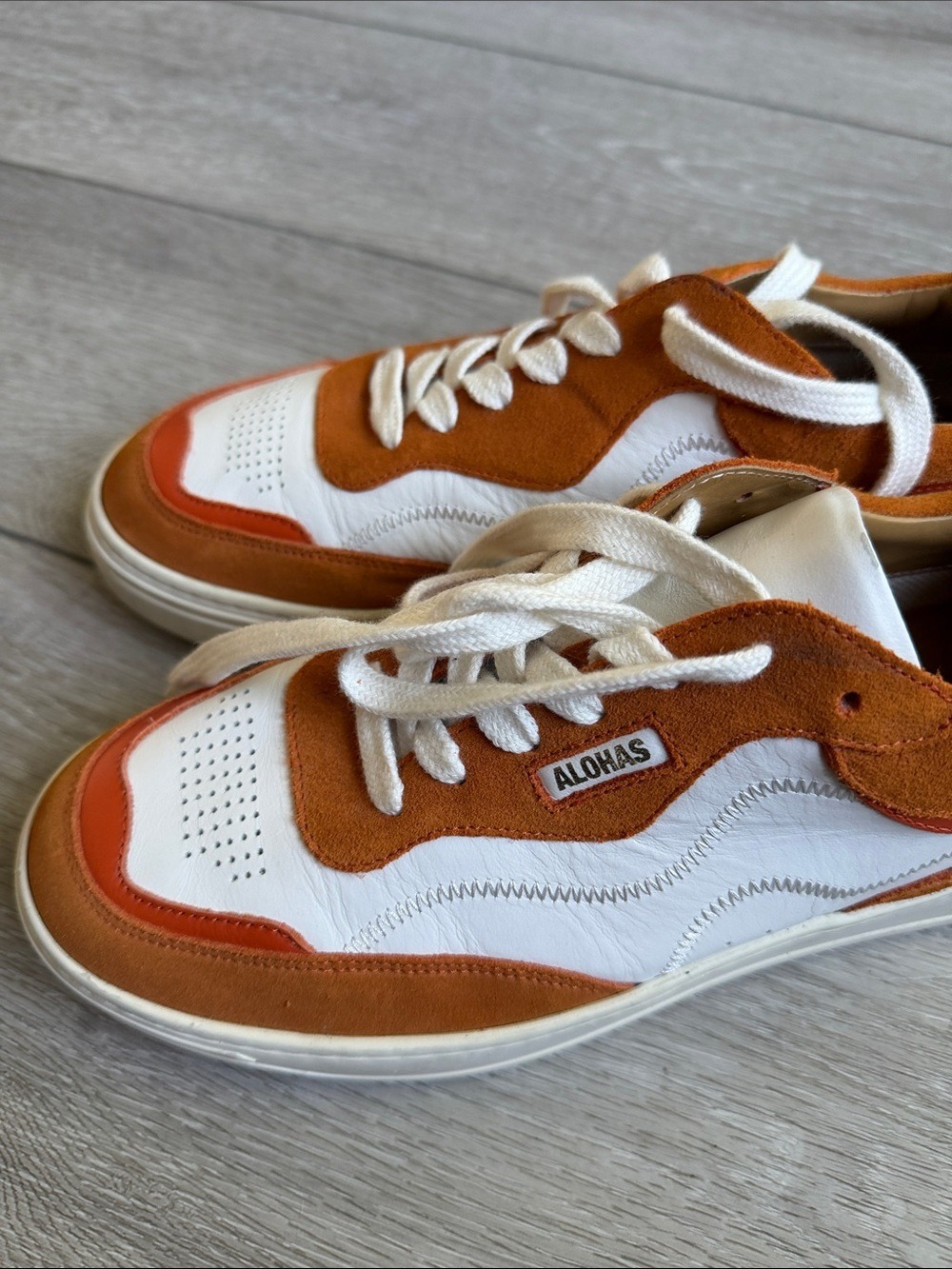 ALOHAS White and Orange Suede-Trim Low-Top Sneaker size 10 - Picture 10 of 10